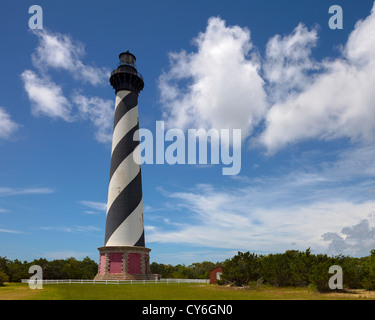 Cape Hatteras National Seashore, phare du cap Hatteras en Caroline du Nord (1870) et de nuages le matin Banque D'Images