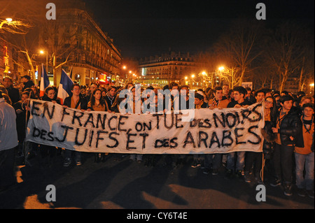 Les Juifs français manifester contre l'antisémitisme après l'assassinat de trois enfants juifs par tireur islamiste Mohamed Merah. Banque D'Images