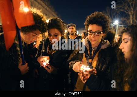 Les Juifs français manifester contre l'antisémitisme après l'assassinat de trois enfants juifs par tireur islamiste Mohamed Merah. Banque D'Images