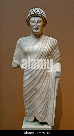 Statue de calcaire un classique des jeunes au début du 5e siècle avant J.-C. 111 cm Chypriote grec Grèce Chypre Banque D'Images