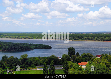 Belgrade, Serbie : La vue sur la tour de la forteresse de Kalemegdan. Dans le confluent des rivières de la Save et du Danube. Banque D'Images