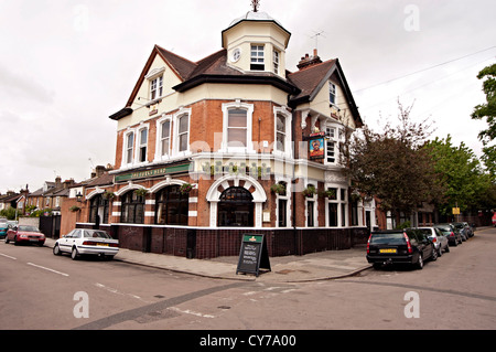 Le Turks Head à twickenham célèbre pour Ringo Starr downs une pinte au cours d'une dure journée de nuit Banque D'Images