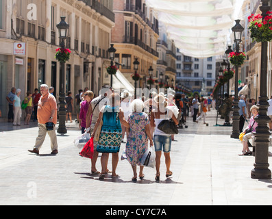 L'un des principaux quartiers commerçants de Malaga. L'expérience client. 'Calle Marques de Larios' . Malaga espagne. Banque D'Images