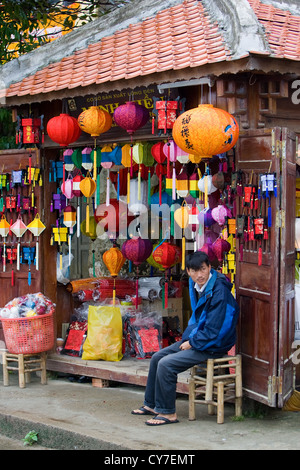 Des lanternes en papier commercial à Hoi An Banque D'Images