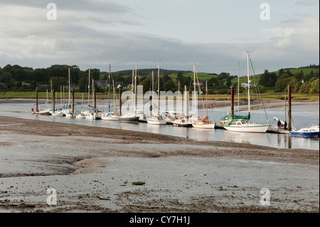 Yachts amarrés dans l'estuaire de la rivière Dee Banque D'Images