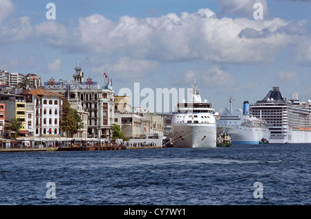 Port de croisière Istanbul, Galata, l'Europe, la Turquie, la côte du Bosphore Banque D'Images