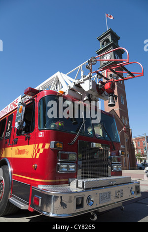 Camion de pompiers de Toronto à l'extérieur de la caserne de pompiers.Toronto, Ontario, Canada Banque D'Images