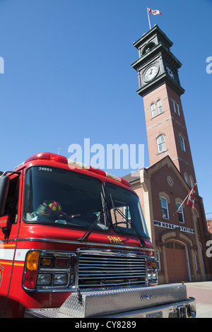 Camion de pompiers de Toronto à l'extérieur de la caserne de pompiers.Toronto, Ontario, Canada Banque D'Images