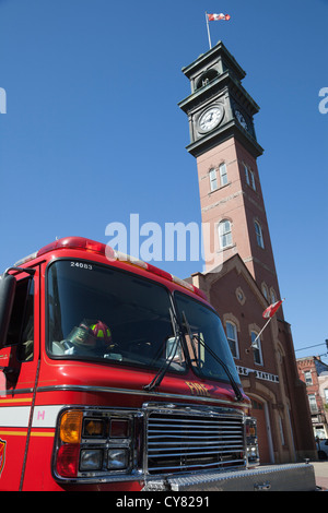 Camion de pompiers de Toronto à l'extérieur de la caserne de pompiers.Toronto, Ontario, Canada Banque D'Images