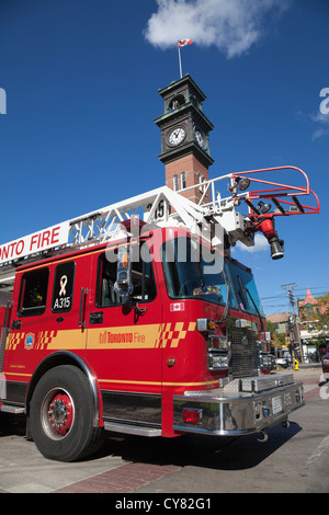 Camion de pompiers de Toronto à l'extérieur de la caserne de pompiers.Toronto, Ontario, Canada Banque D'Images