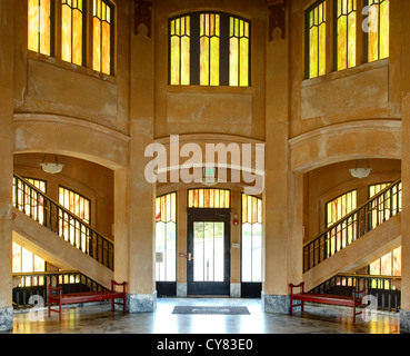 Intérieur de Vista House sur Crown Point, Columbia River Gorge National Scenic Area, Oregon, USA Banque D'Images