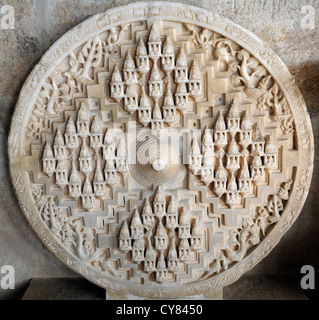 Finement sculptée en pierre à Chaumukha Temple, le temple principal du complexe de temples Jain à Ranakpur. Ranakpur, Banque D'Images