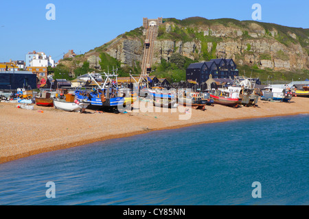 Hastings bateaux de pêche sur la plage de pêcheurs de la vieille ville de Stade, East Sussex, Angleterre GB Banque D'Images