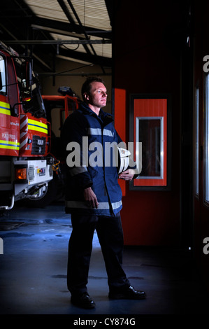 Re. Fireman de white watch à Pontypridd Fire Station en S Wales - watch Manager Tony Green Banque D'Images