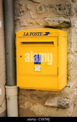 Jaune français case courrier - La Poste Banque D'Images