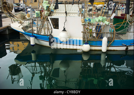 Bateau de pêche dans le Port de Piran, Slovénie Banque D'Images