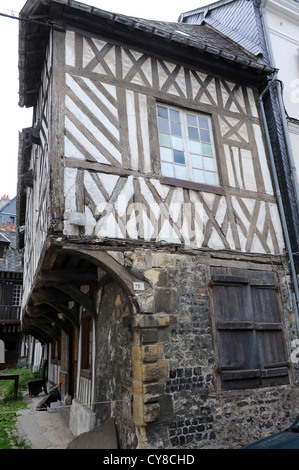La Rue Haute à Honfleur Normandie France Banque D'Images