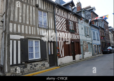 La Rue Haute à Honfleur Normandie France Banque D'Images