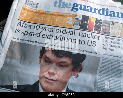 Gary McKinnon dans hacking article autorisé à rester au Royaume-Uni sur la première page du journal The Guardian, 17 Octobre 2012 Banque D'Images