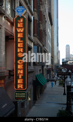 Ligne de bijoutier sur Wabash Street à Chicago, où il y a beaucoup de magasins de bijoux. Banque D'Images