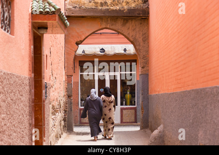 Maison traditionnelle dans la vieille médina, Marrakech, Maroc Banque D'Images