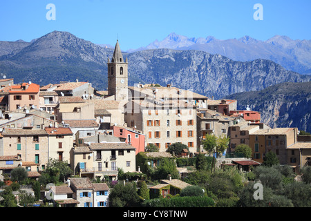 Village perché pittoresque de l'arrière pays du Var Banque D'Images