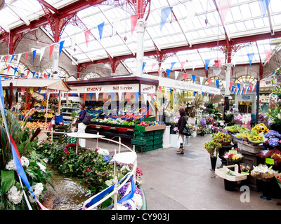 À l'intérieur de Jersey, marché Halkett Place. C'est plus une attraction touristique de nos jours, mais vend des fruits et légumes et choses touristiques Banque D'Images