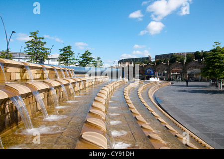 La place de la gerbe et la gare du centre-ville de Sheffield, South Yorkshire, UK Banque D'Images