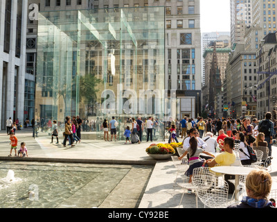 Ordinateur Apple Store, Cinquième Avenue, NYC Banque D'Images