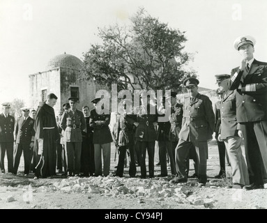 Les dirigeants alliés à Jérusalem le chemin du retour à partir de la Conférence de Téhéran, décembre, 1943.Voir la description ci-dessous pour les noms. Gale Lewis Photo Banque D'Images