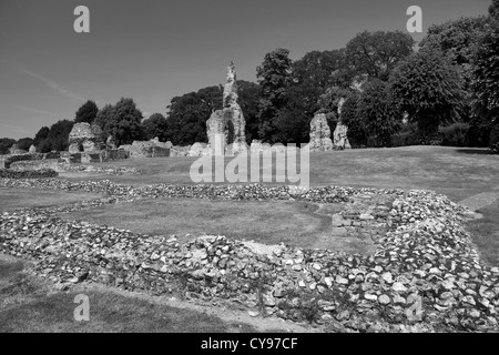 Image en noir et blanc, ruines de Thetford Priory, prieuré clunisien de Notre-Dame de Thetford ville de Thetford, Norfolk, Angleterre Banque D'Images