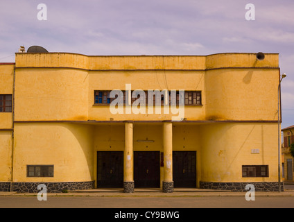 Ancien cinéma Italien à Dekemhare, Erythrée Banque D'Images