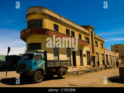 Vieux bâtiment italien à Asmara, Erythrée Banque D'Images