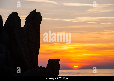 Le littoral sur Myrina Lemnos, Grèce au coucher du soleil. Banque D'Images