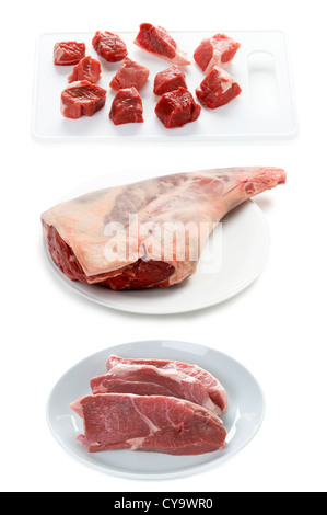 Une matière première, l'agneau gigot d'agneau en dés de viande de bœuf et d'agneau isolé sur fond blanc Banque D'Images