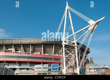 Pays de Galles, Cardiff, Millennium Stadium, l'affichage bilingue en anglais et gallois Banque D'Images