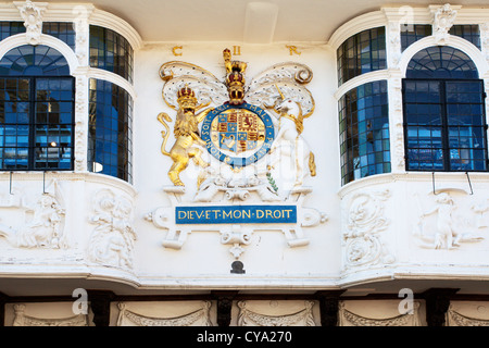 Charles II Armoiries royales sur l'ancienne maison Ipswich Suffolk Angleterre Banque D'Images