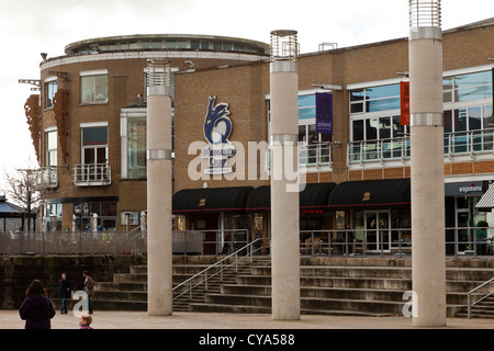 La baie de Cardiff Welsh : Bae Caerdydd est le domaine créé par le Barrage de Cardiff dans le sud de Cardiff, la capitale du Pays de Galles. Banque D'Images