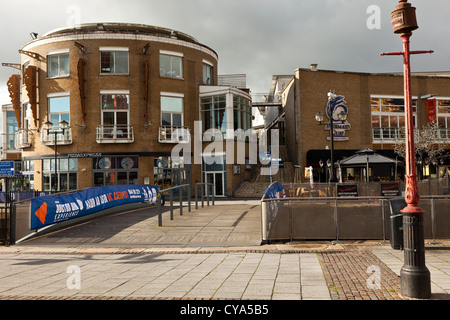 La baie de Cardiff Welsh : Bae Caerdydd est le domaine créé par le Barrage de Cardiff dans le sud de Cardiff, la capitale du Pays de Galles. Banque D'Images