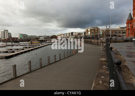 La baie de Cardiff Welsh : Bae Caerdydd est le domaine créé par le Barrage de Cardiff dans le sud de Cardiff, la capitale du Pays de Galles. Banque D'Images