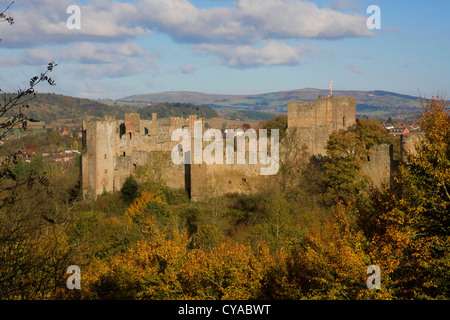 Ludlow Castle dans le Shropshire à l'automne 2012, sunshine. Banque D'Images