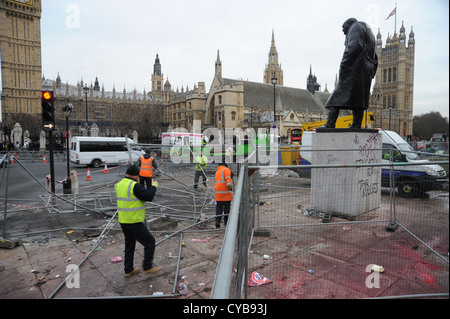 La place du parlement après des marches étudiant London UK Banque D'Images