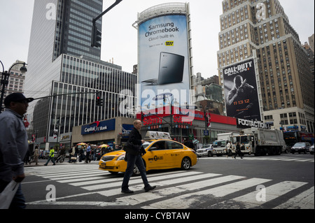 La publicité pour le Chromebook Samsung ordinateur portable au centre de Manhattan à New York Banque D'Images