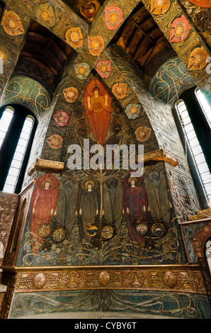 Intérieur Art Nouveau de la chapelle du cimetière de Watts. Compton, Surrey Banque D'Images