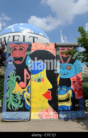 Art, le reste du mur de Berlin à Berlin Allemagne Deutschland Europe Banque D'Images