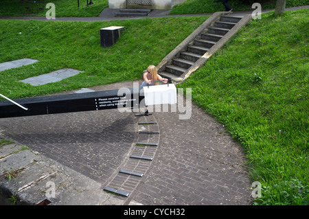 Canal d'ouverture d'écluses à la Bath Banque D'Images