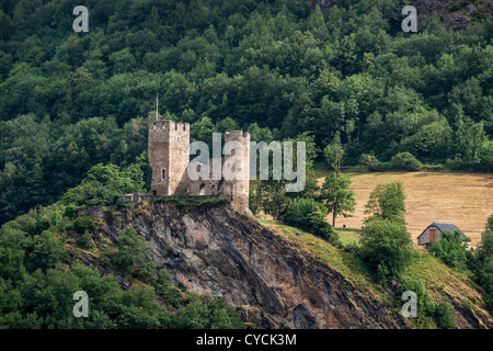 Ruines du château de Sainte Marie dans une petite ville de Luz-Saint-Sauveur dans les Hautes-Pyrénées département de France Banque D'Images