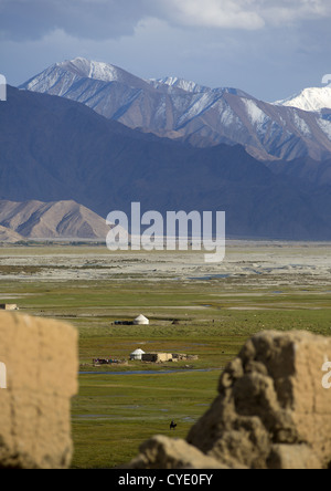 Vue depuis le Fort Tashkurgan, Tashkurgan, la région autonome ouïghoure du Xinjiang, Chine Banque D'Images