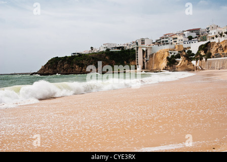 La plage de Praia da Rocha, sur l'océan Atlantique dans le sud du Portugal, Algarve Banque D'Images