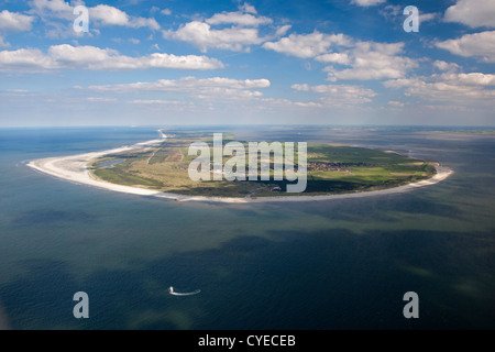 Les Pays-Bas, l'île d'Ameland, appartenant aux îles de la mer des Wadden. UNESCO World Heritage Site. Vue aérienne. Banque D'Images